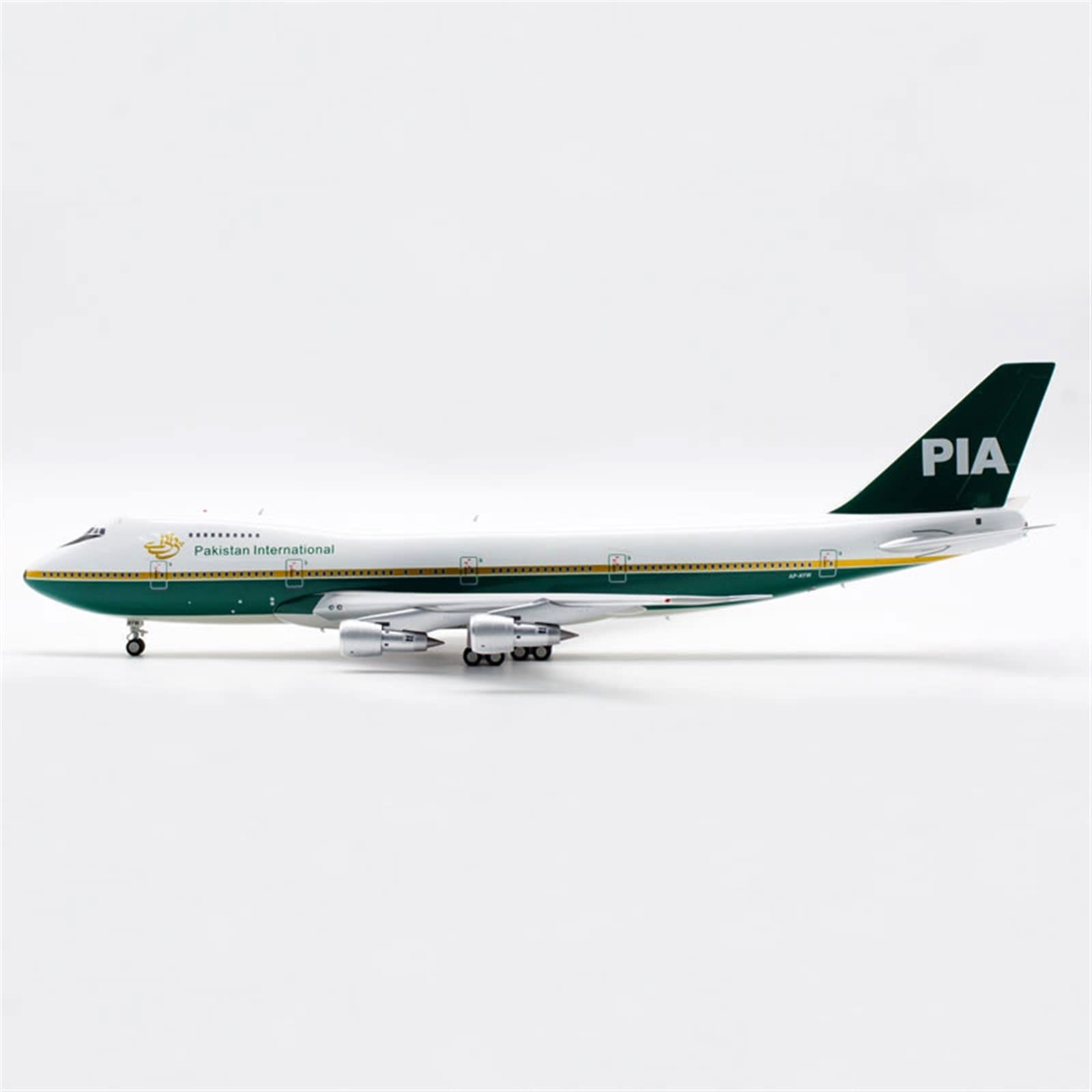 パキスタン航空　1/200 200Aviation社製 Amazon.co.jp: 模型飛行機 1 200 スケール パキスタン航空 B747-200 AP
