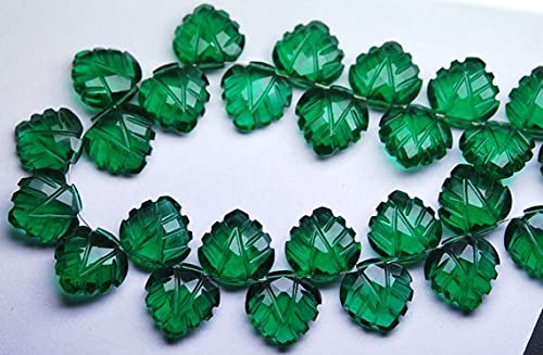 Quartz diopside de chrome 12mm : paire de cœurs perforés pour montage facile