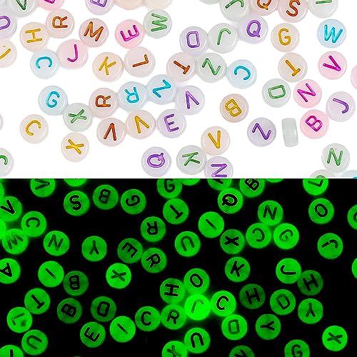 1000 cuentas brillantes de letras acrílicas UV, cuentas del alfabeto que brillan en la oscuridad, cuentas de alfabeto de 4 x 7 mm, cuentas planas luminosas clasificadas A-Z para hacer pulseras y joyas
