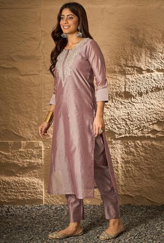 Image of Women's Silk Blend Solid Regular Kurta Set