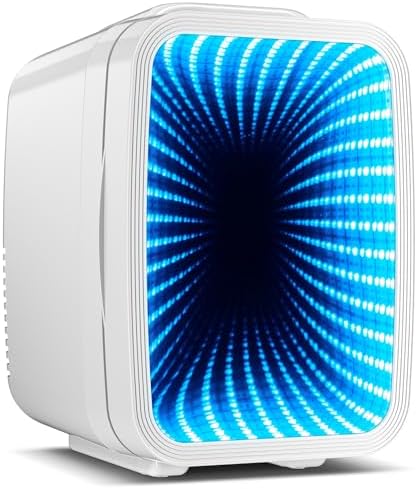 BEICHEN Mini Kühlschrank, 4L / 6 Dosen Leise Minikühlschrank Mit 7 RGB | 2 in 1 Kühl- und Warmhaltefunktion für Getränke & Skincare, AC 220V / DC 12V, Mini Fridge für Gaming, Büro,