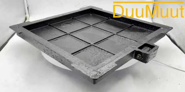 DuuMuut 20x20 in Cast Iron Manhole Cover and Frame for 18