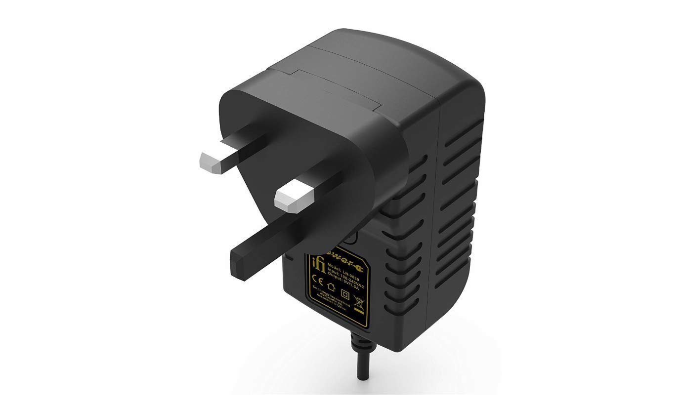 iFi iPower con Adaptador de Viaje internacionales 15V / 1.5 A. Alimentación de CC de bajo Ruido