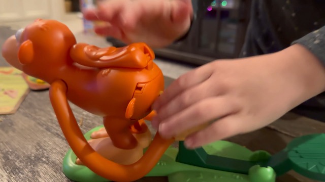 Monkey See Monkey Poo, Gioco Per Bambini Con Cacca Finta, Giochi