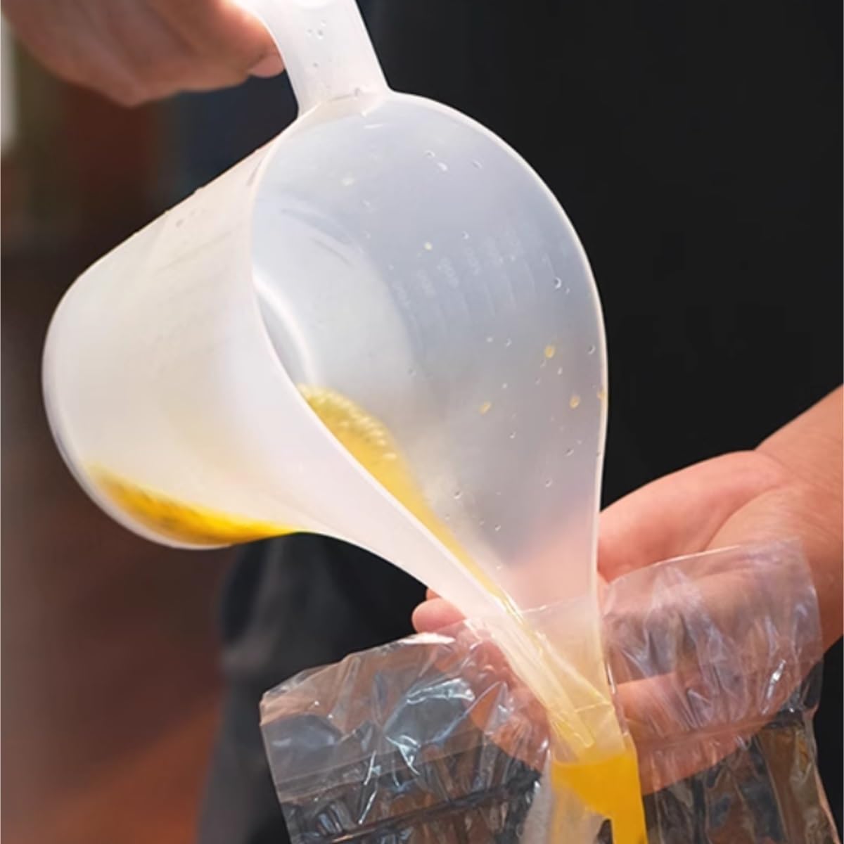 Salsera Mesa Comedor Olla For Verter con Boca Puntiaguda, Balde Dispensador De Jugo Escala, Taza Desviación, Salsera Aderezo Ensalada
