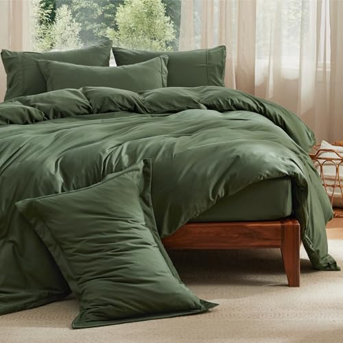 Image of Bedsure Duvet Cover with Fitted Sheet King - 6 Pieces, Deep Pocket, Hotel Luxury Soft Double Brushed Bedding Set, 1 Duvet Cover, 1 Fitted Sheet, 2 Pillow Shams, 2 Pillowcases, NO Comforter, Green