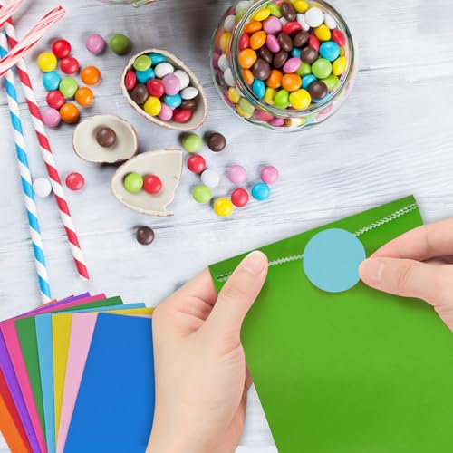 HAMOHTE Papiertüten Bunt, 20 Stück Geschenktüten Kindergeburtstag mit 24 Aufkleber, Klein Geburtstagstüten Kinder, Kraft Papier Mitgebsel Tüten Gift Bag für Party, Geschenk, Geburtstag, Feiern