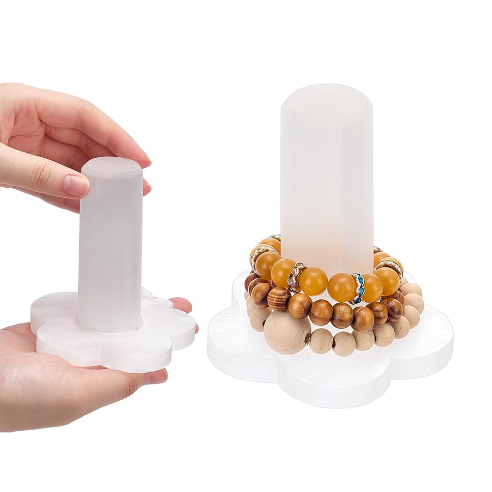Support en sélénite blanche pour bracelet : sublimez votre décoration de bureau