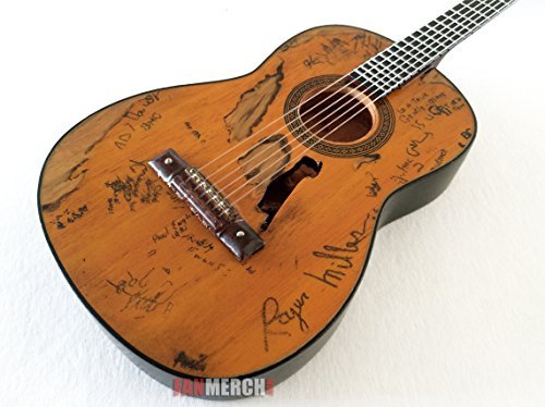 Willie Nelson Trigger Mini Miniature Acoustic Martin Guitar AXE Heaven - Les Beatles, Paul McCartney, John Lennon, RIngo Starr, George Harrison Willie Nelson Trigger Mini Miniature Acoustic Martin Guitar AXE Heaven