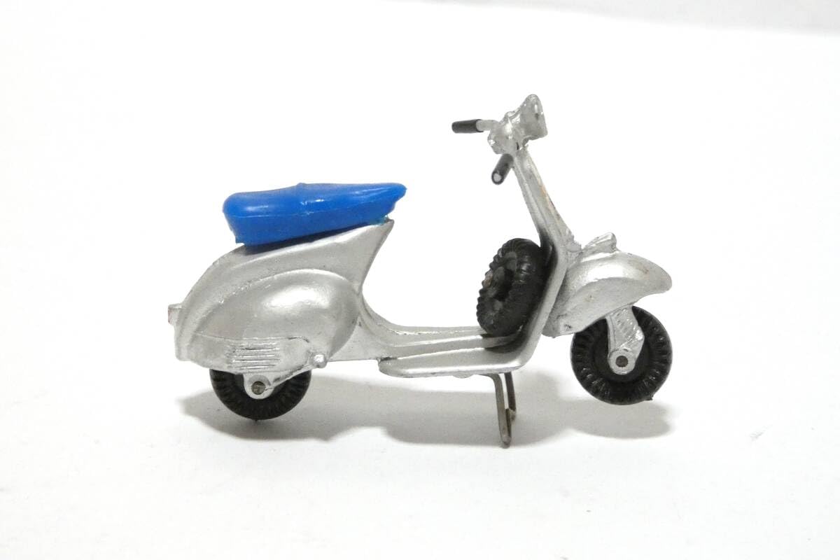 Amazon.co.jp: 8609T/ Dalia Vespa JUGUETES ATURA IBERIA PLATA