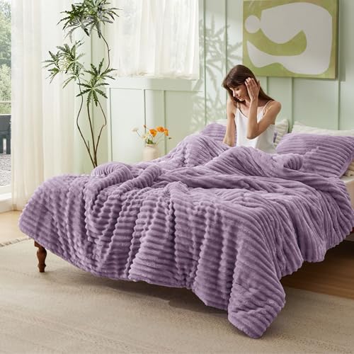 Image of Bedsure Queen Fluffy Comforter Set - GentleSoft 3 Pieces Luxury Fleece Bed Lavender Bedding, Cozy Room Decor Aesthetic, 1 Queen Bed Comforter (90 inchx90 inch) and 2 Pillowcases (20 inchx26 inch)