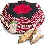 EN EXTÉRIEUR ET EN DÉPLACEMENT : Jardin, balcon, camping-car, vous ne voudrez plus vous passer du coussin d’assise. Sa généreuse surface d’assise veille au confort. Le coussin remplace les meubles de jardin habituels et séduit de par ses qualités indéformables. Le rembourrage en kapok isolant de l’humidité et du froid fait barrière avec le sol froid. Profiter de la nature en s’offrant le luxe du confort.
