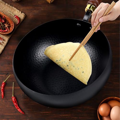 Pan en fer traditionnel avec couvercle pour la cuisine de maison