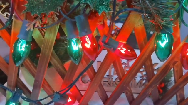 Image of 25Ft C9 Red and Green Christmas Lights Outdoor, C9 Vintage Christmas String Lights with 27 Clear Red Green Bulbs, Hanging Outdoor Christmas Lights for Backyard Prom Roofline Path Party Garden Decor