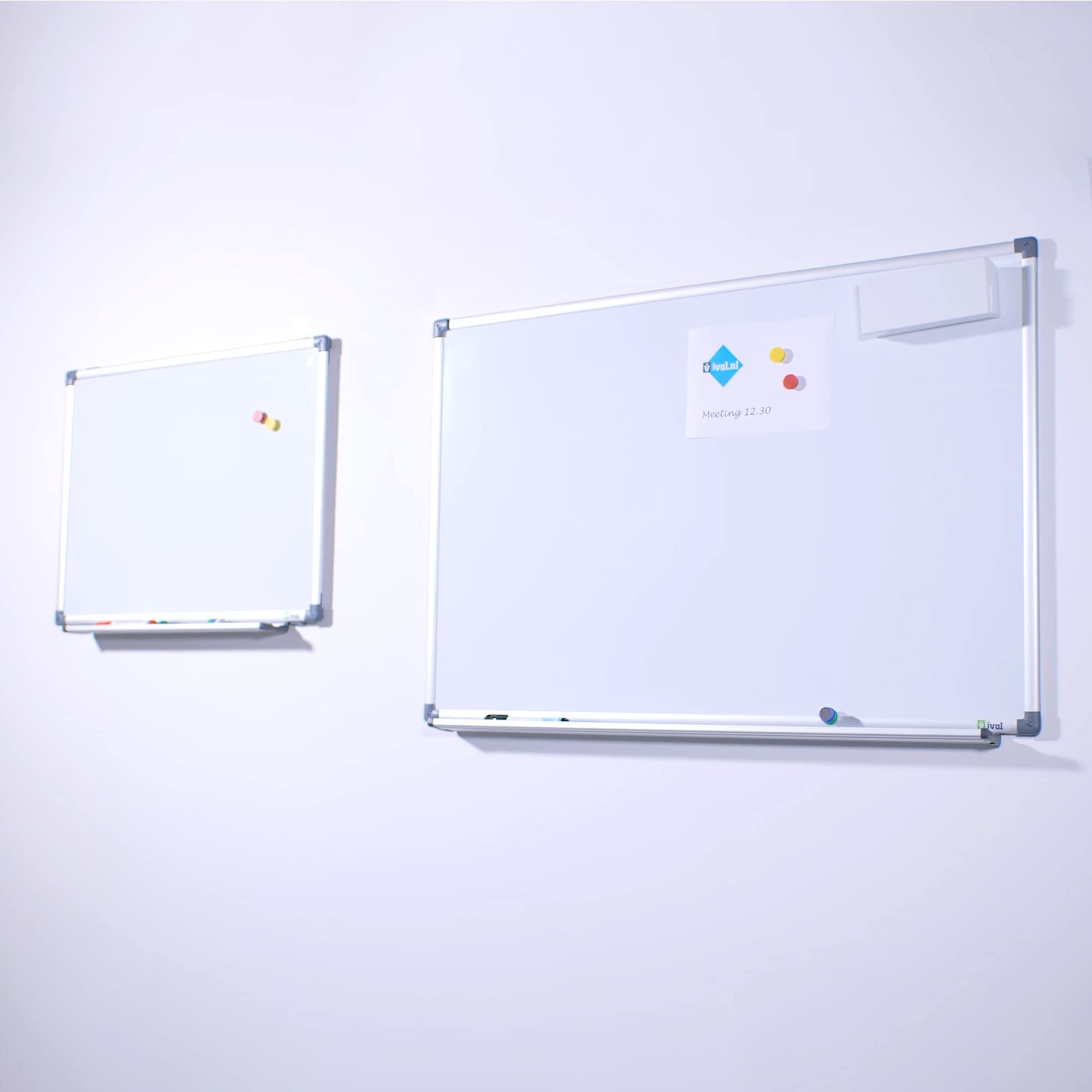 Lavagna cancellabile 100x100 cm con cornice di Vivol - White board e lavagna da muro - Magnetica