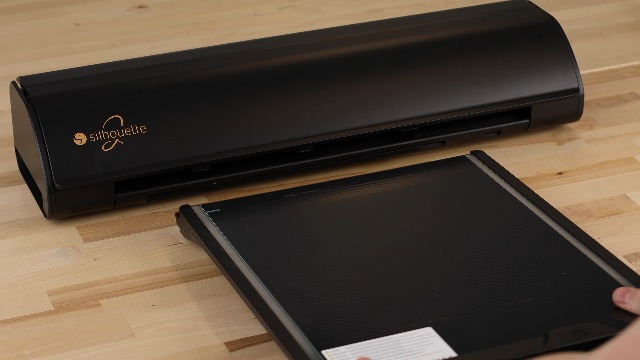Amazon.com: Silhouette Cameo 5 Alpha Plus - 15