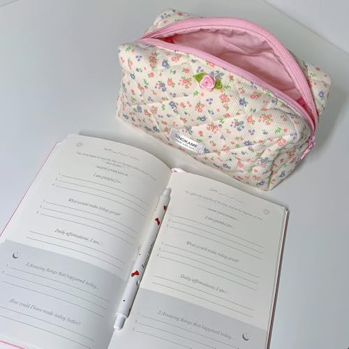 Quilted Coquette Travel Makeup Bag, Large Capacity Puffy Cotton Cosmetic Bag Toiletry Organizer for Women Reusable Washable Aesthetic Floral Pouches Handmade,Floralwhisper4