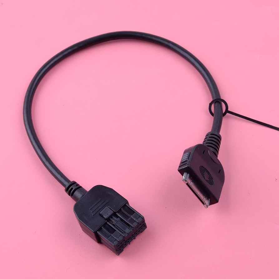 Line 6 MIDI Mobilizer II と 30pin アダプター Line 6 Midi