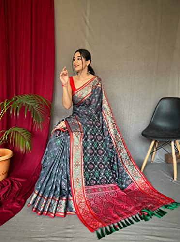 Image of SGF11 Women's Kanjivaram Patola Silk Saree Silk Saree Pure Golden Zari With Blouse Piece