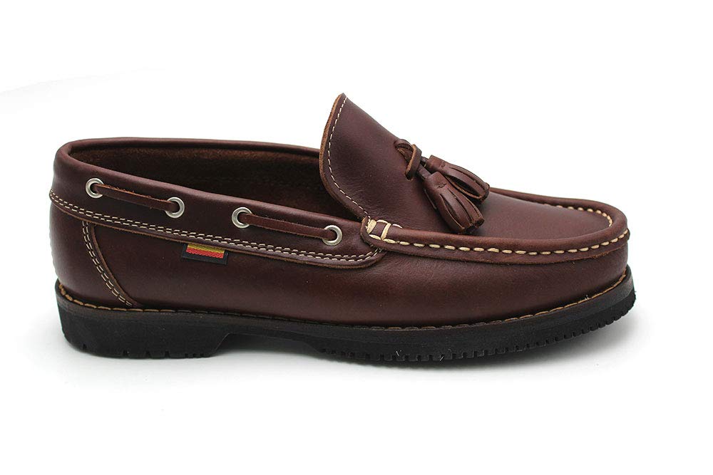 Zapato náutico con borlas, suela de goma hecho en España hombre