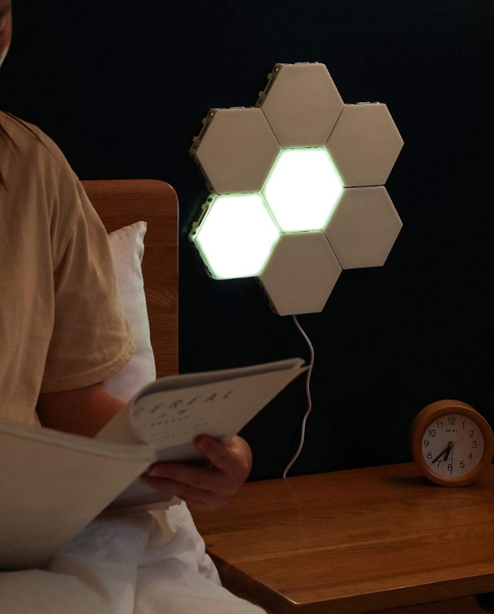 Lampe led nid d'abeille tactile pour créer une ambiance lumineuse personnalisée au salon