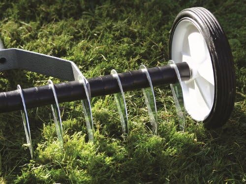 Greenkey Lawn Scarifying Thatch Rake with Telescopic Handle - Perfect for removing moss and thatch from your lawn