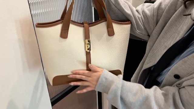 Bolso tipo tote para mujer de poliuretano (PU), bolso vegano con cremallera, bolso ligero para trabajo y uso casual miniatura 6