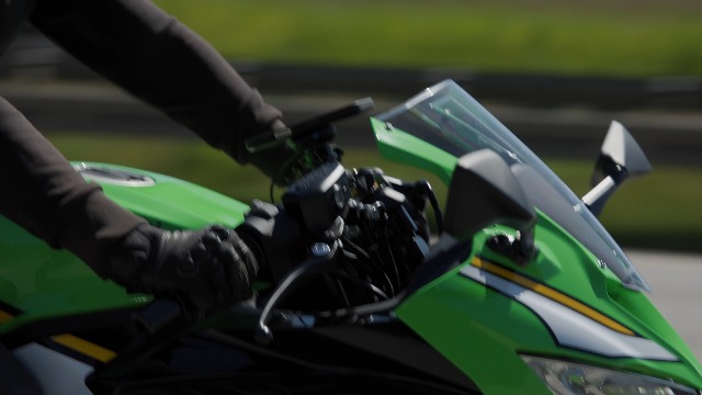 アクセサリー Quad Lock Motorcycle Handlebar Mount Amazon.com: Quad Lock Motorcycle Handlebar Mount PRO Chrome