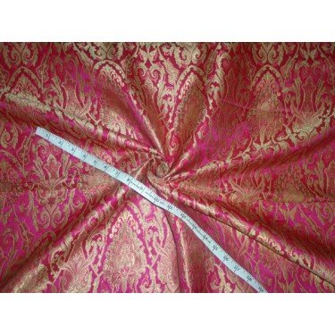 Tissu brocart rose fuchsia doré métallique 111,8 cm coupon jacquard or habillement