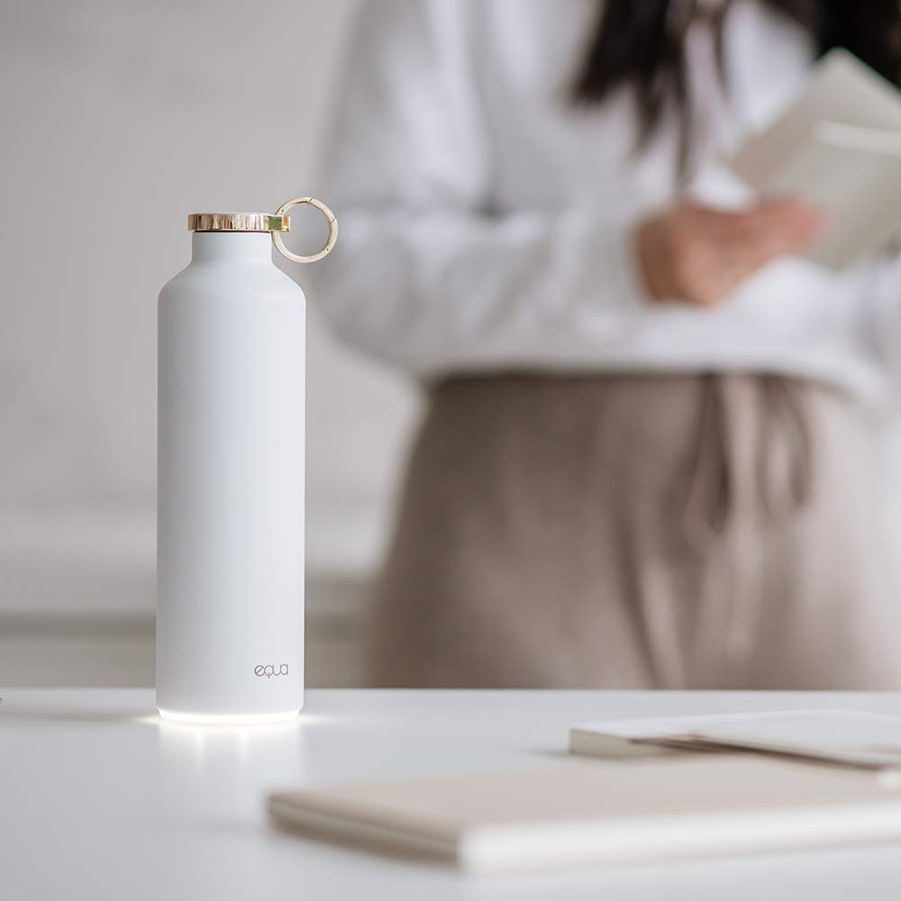 EQUA Smart Trinkflasche – 23 oz – Bluetooth Verbindung mit App und Lichtsignal Erinnerungen – Doppelwandige Vakuum-Isolierflasche aus Edelstahl - Metalldeckel, White, MT 14