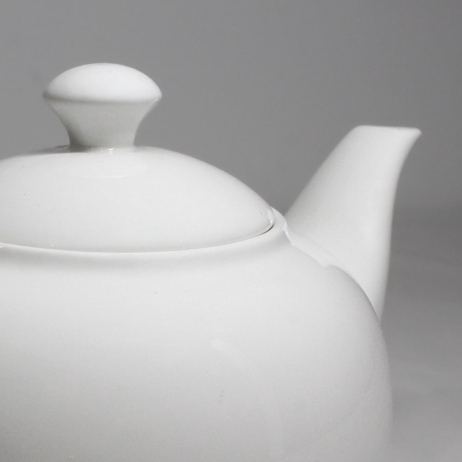 BAMBY White Porcelain Tea Pot or Kettle 1000 ml, 1 Piece with Lid & Handle Perfect for Serving Milk, Tea, Coffee, Green Tea (White) - Image 7 thumbnail