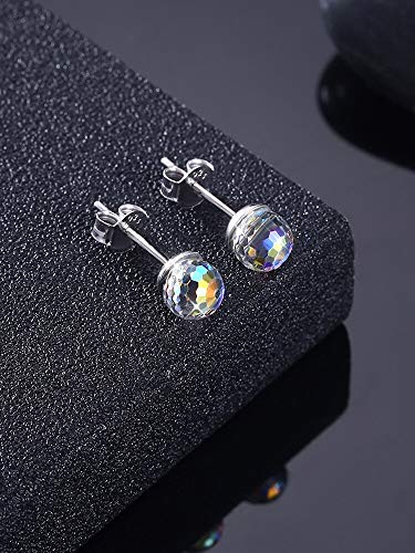 Cadeau de fête idéal avec les boucles d'oreilles clous cristal femme