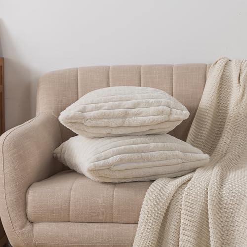 RongRongIN Plüsch Kissenbezüge 45x45 cm 2er Set – Weiß Flauschig Zierkissenbezug, Weich Warm Künstlich Pelz Luxus Kissenhülle für Schlafzimmer Wohnzimmer Sofa Couch Bett Auto Dekorativ Kissenbezug