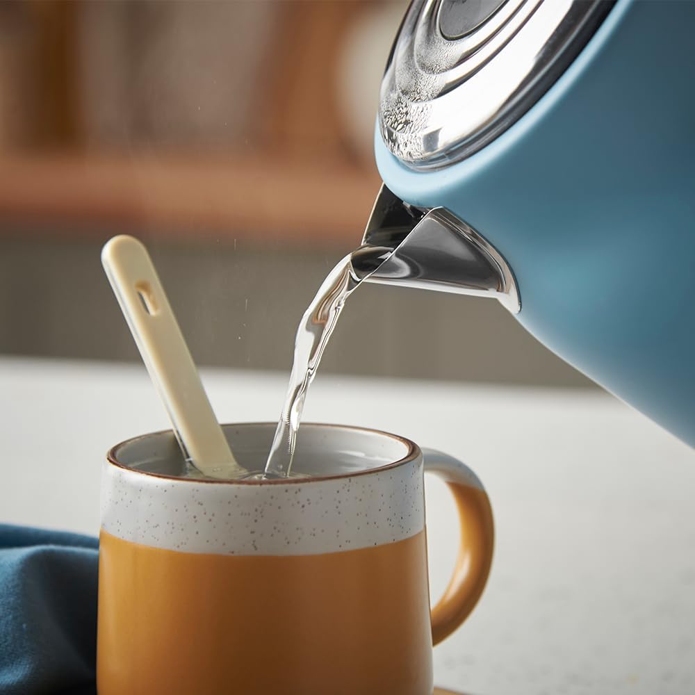 Russell Hobbs Bouilloire électrique [1,7L, 2 400 W] Hanley (Design vintage bleu, acier inox, économe en énergie,couvercle à bouton-poussoir,jauge niveau d'eau, base 360°, rangement du cordon) 28641-70 — vue 3