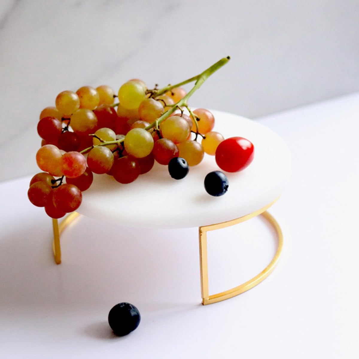 Lurrose Marmorkuchenständer mit Stabilem Fuß und Elegantem Design Dessertplattenhalter für Hochzeiten und Familienfeiern 20cm Durchmesser für Food Fotografie und Backzubehör
