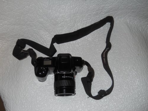 Minolta MAXXUM 5000i 35MM SLR Film camera with AF Lens Kit (Renewed)