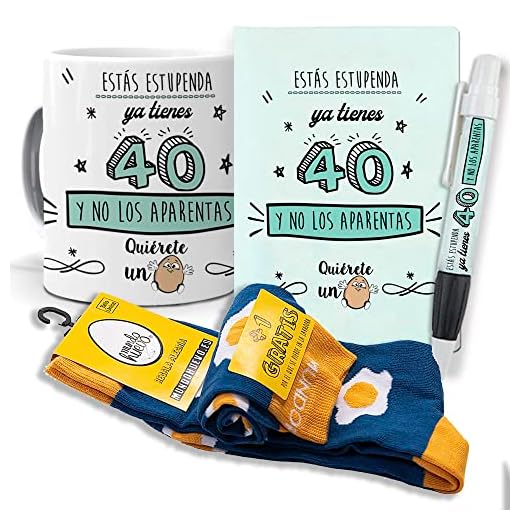 Super Regalo Personalizado para 40 cumpleaños Mujer. Ya Tienes 40 y no los aparentas. Taza, libreta, boli y Trio de Calcetines