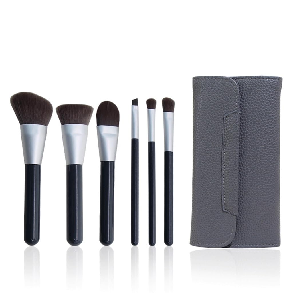 Trousse pinceaux maquillage pour appliquer la poudre et le fard sans faire de taches