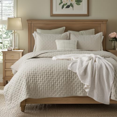 Image of Bedsure Quilts Queen Size - Linen Bedspread Queen Size & Lightweight Comforter, Modern Farmhouse Coverlet with Clover Pattern, Ultra Soft All-Season Bedding, 90 x 96 Inches