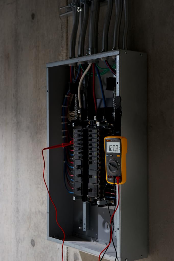 Fluke 15B+ Digital Multimeter
