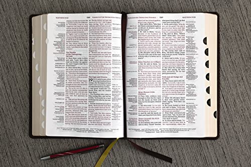 Image of NKJV, Thompson Chain-Reference Bible, Large Print, Leathersoft, Brown, Red Letter, Thumb Indexed, Comfort Print