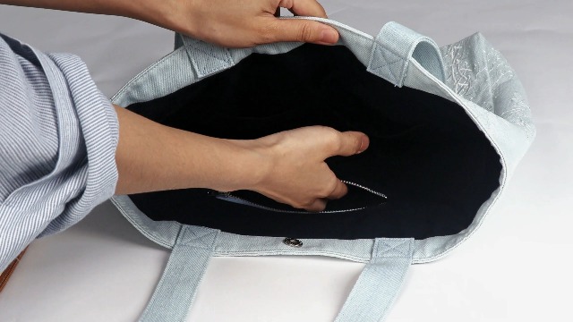 Amazon | [DENIM MUSEUM] 藤蔓刺繍×蝶モチーフデニムショルダートート