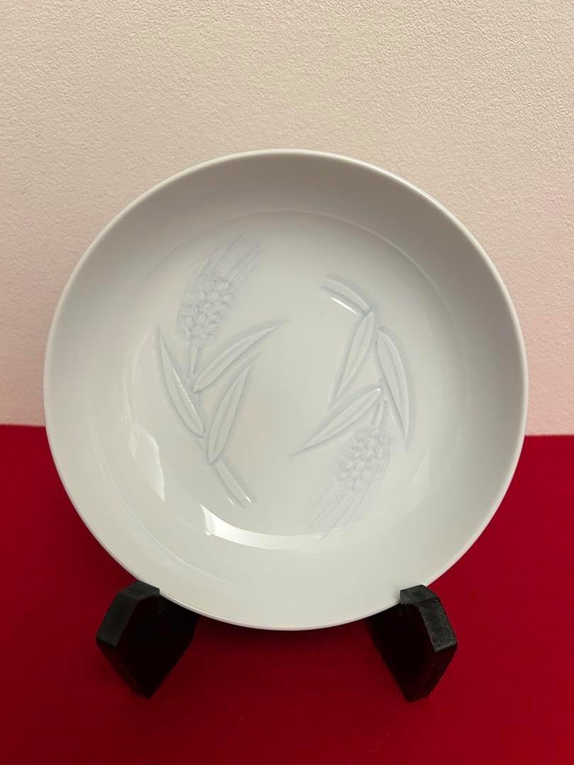 井上萬二作　白磁染麦彫文皿 井上萬二作 白磁染麦彫文皿 O 1円～◇おたから