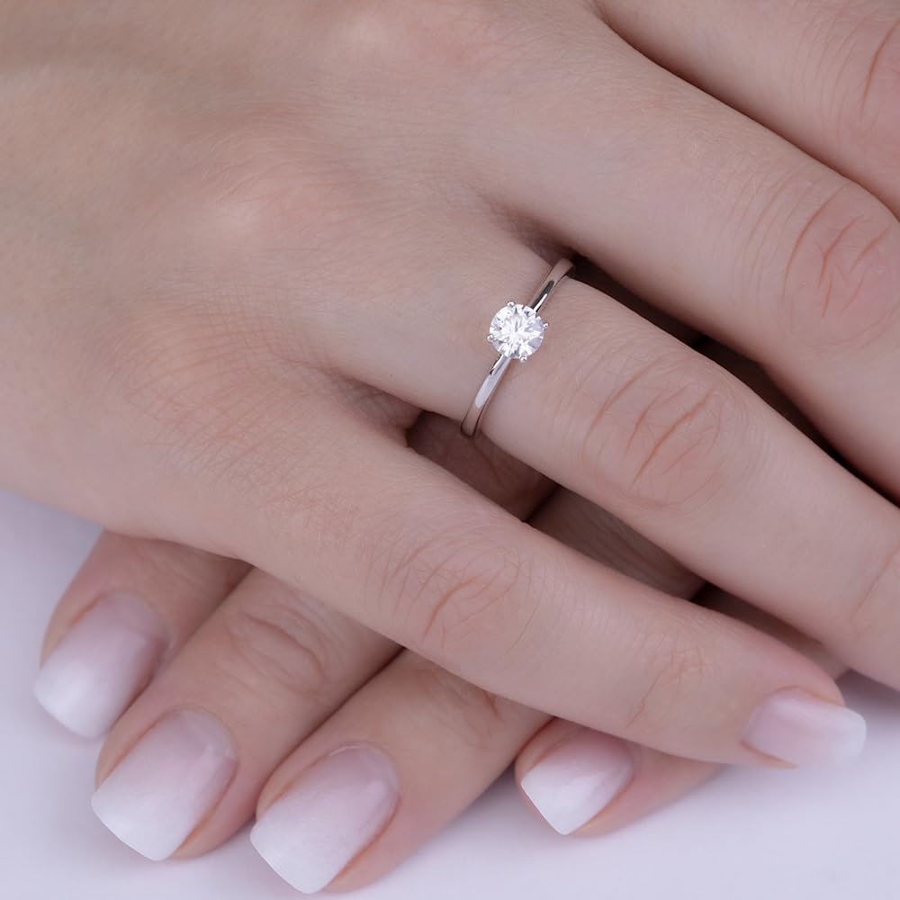 SILVEGO Verlobungsring MADISON 925 Sterling Silber rhodiniert mit Swarovski Zirconia, nickelfreier und hypoallergener Solitärring hochwertige Qualität