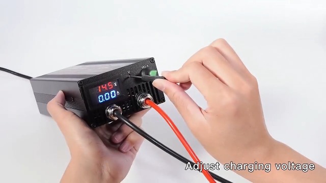 Cargador Rápido Para Baterías LiFePO4 12V 100A - Voltaje Ajustable 0-15V, Pantalla LCD, Ventilador | Para Coches, Barcos Y Caravanas