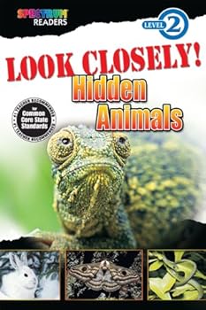 Paperback Look Closely! Hidden Animals: Level 2 Book