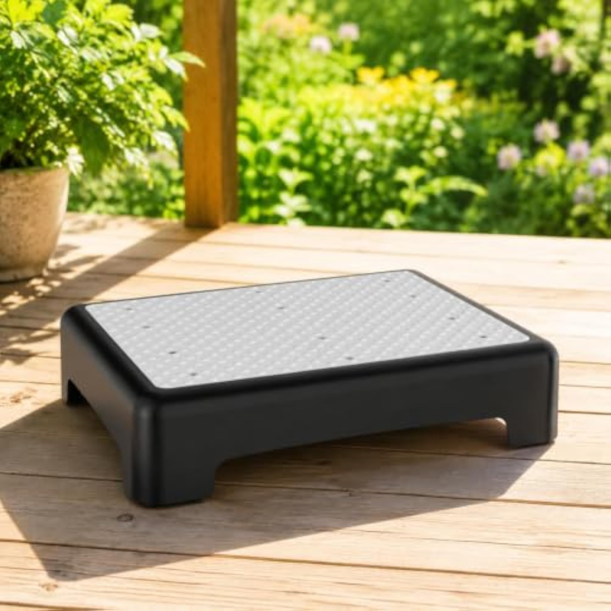 Low-Profile Step Stool Space-Saving Step Stool