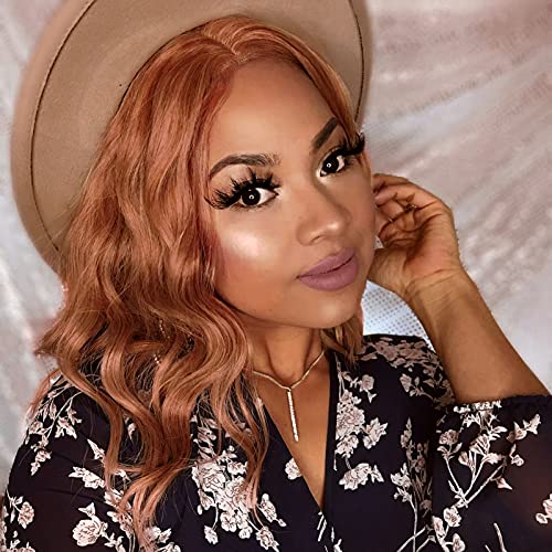 Stamped Glorious Wavy Short Wig Middle Part Brown Shoulder Length Short Wavy Bob Wigs for Women Synthetic Natural Looking Heat Resistant Fiber Hair (Honey Orange)