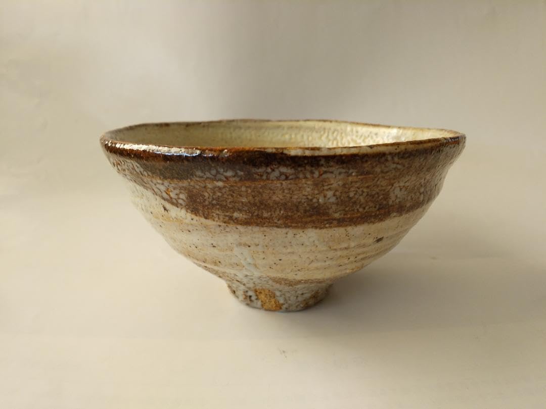 Amazon.co.jp: 灰釉鉄彩茶碗 喜兵窯 猪飼祐一 作 茶碗 共箱 共布