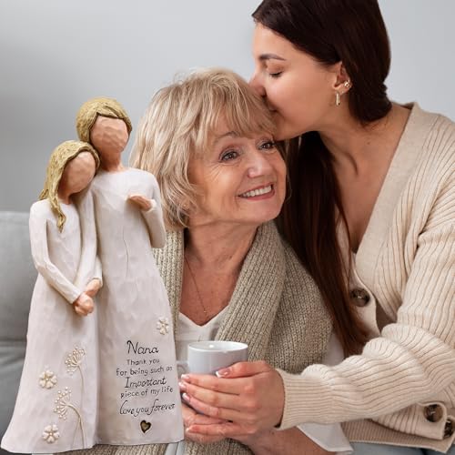 Figura decorativa abrazo abuela y nieta en resina pintada miniatura 2